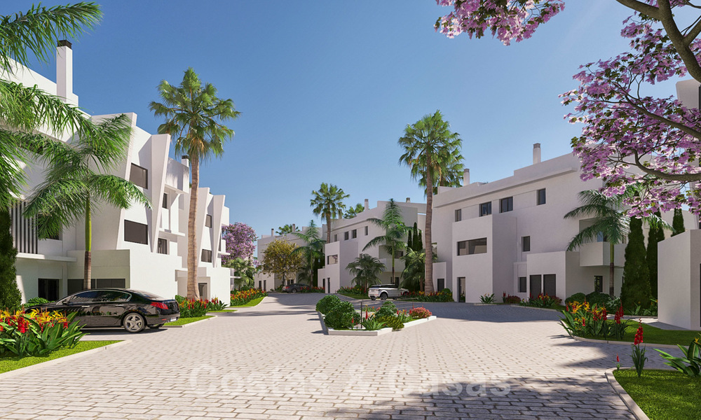 Nieuwe moderne appartementen met panoramisch berg- en zeezicht te koop in de heuvels van Estepona, dichtbij de stad 27728