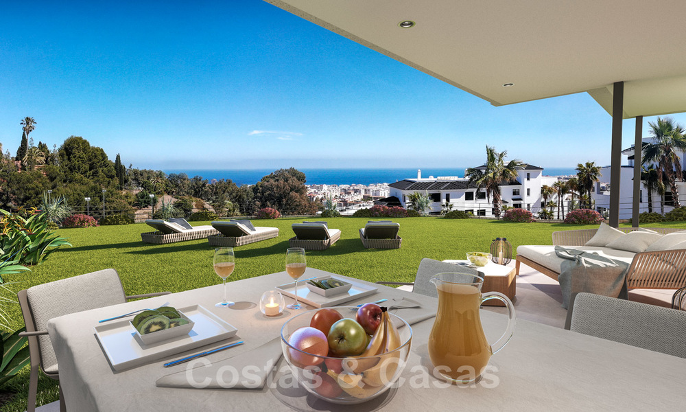 Nieuwe moderne appartementen met panoramisch berg- en zeezicht te koop in de heuvels van Estepona, dichtbij de stad 27738