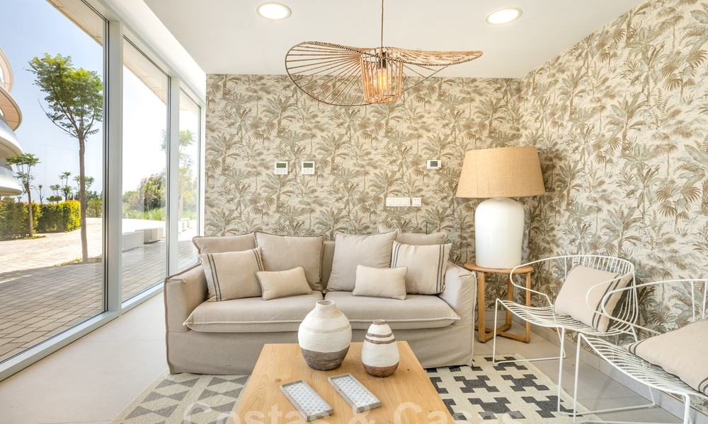 Instapklare sensationele moderne luxe eerstelijns strand appartementen te koop in Estepona, Costa del Sol 27858