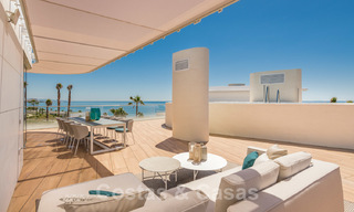 Instapklare sensationele moderne luxe eerstelijns strand appartementen te koop in Estepona, Costa del Sol 27867 