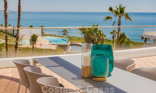 Instapklare sensationele moderne luxe eerstelijns strand appartementen te koop in Estepona, Costa del Sol 27873 