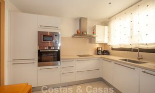 Tijdloos modern appartement te koop in Marbella met zeezicht 27961 