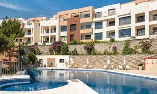 Tijdloos modern appartement te koop in Marbella met zeezicht 27978 