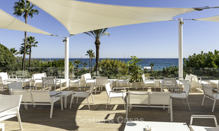 Gerenoveerd eerstelijnstrand huis te koop in Costalita, New Golden Mile, Marbella – Estepona, met prachtig panoramisch zeezicht 28431 