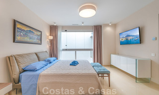 Gerenoveerd appartement te koop in het iconische eerstelijnsstrand complex Gray D’Albion in Puerto Banus, Marbella 28405 
