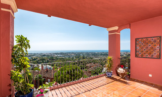 Instapklaar ruim appartement met panoramisch uitzicht op de kust en de zee in Benahavis - Marbella 28478 