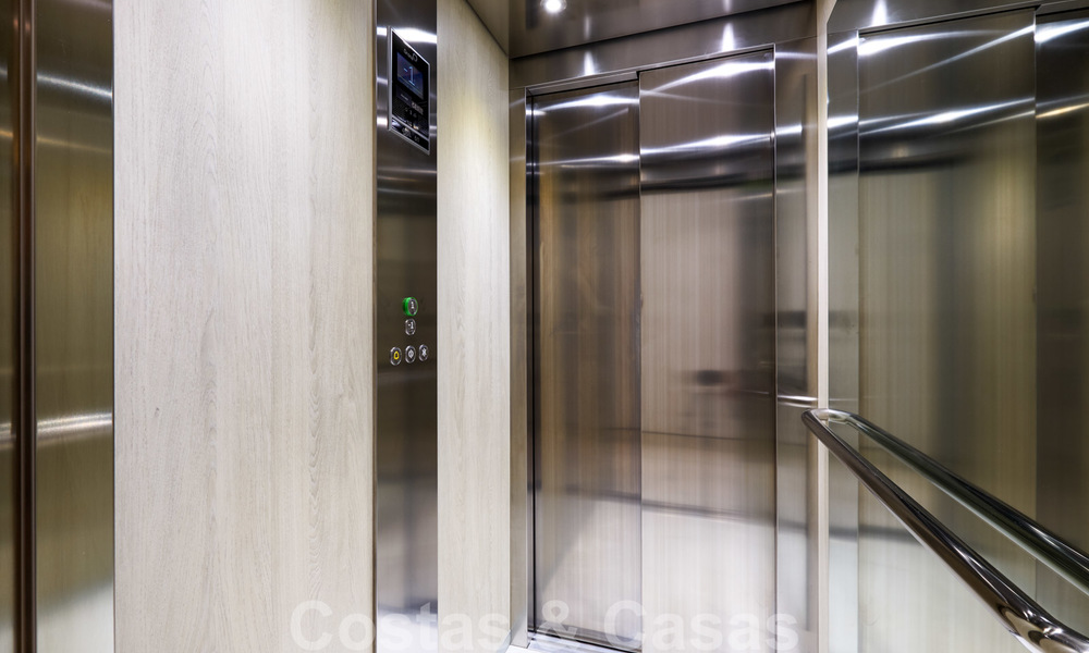 Privé herverkoop! Nieuw op de markt. Ultra deluxe avant garde strand appartement te koop in een exclusief complex aan de New Golden Mile, Marbella - Estepona 28697