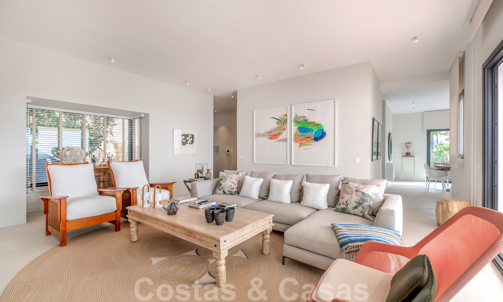 Prachtig huis met uitzicht op de groene omgeving en de zee in een gated community op de Golden Mile - Marbella 28577