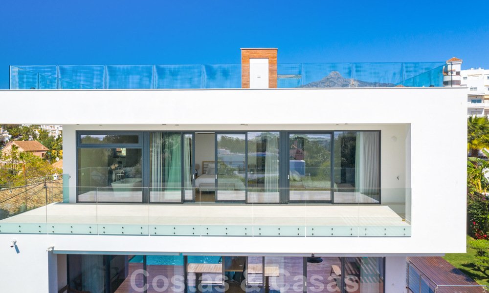 Instapklare moderne villa te koop, op loopafstand van Puerto Banus in Nueva Andalucia, Marbella 28644
