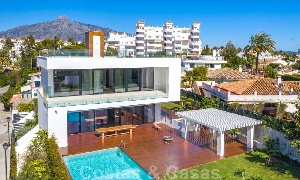 Instapklare moderne villa te koop, op loopafstand van Puerto Banus in Nueva Andalucia, Marbella 28647