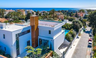 Instapklare moderne villa te koop, op loopafstand van Puerto Banus in Nueva Andalucia, Marbella 28649 
