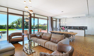 Instapklare moderne villa te koop, op loopafstand van Puerto Banus in Nueva Andalucia, Marbella 28653 