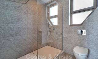 Instapklare moderne villa te koop, op loopafstand van Puerto Banus in Nueva Andalucia, Marbella 28659 