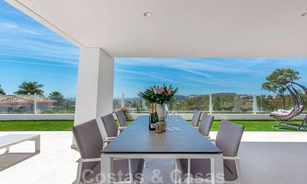 Ruim modern 3-slaapkamer luxeappartement te koop met zeezicht en instapklaar, Nueva Andalucia, Marbella 28910