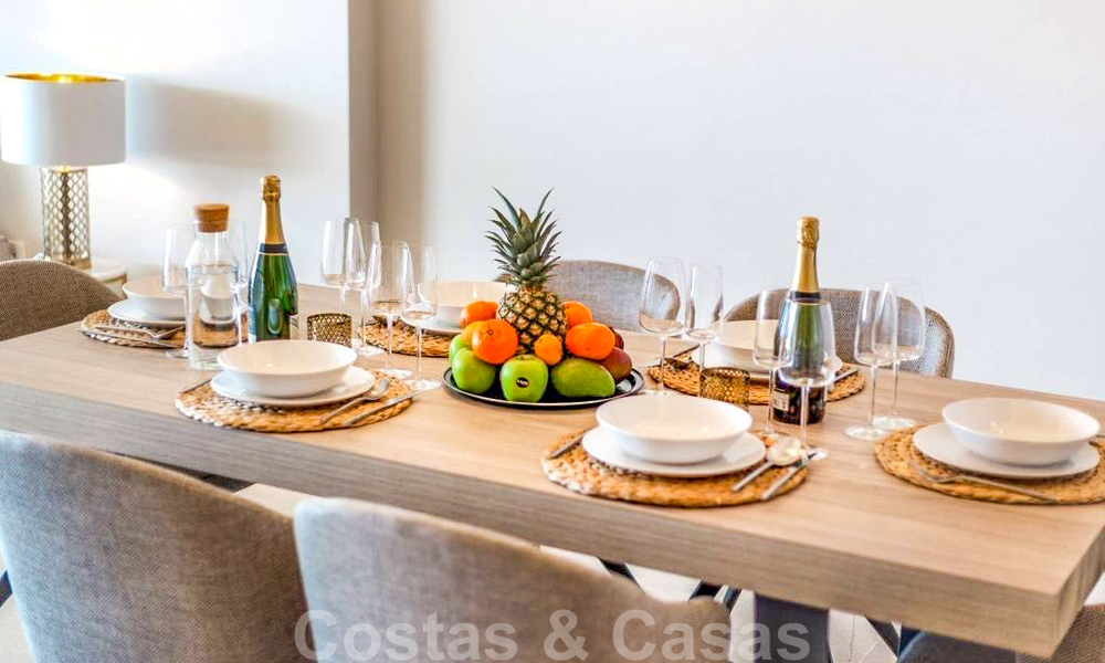 Ruim modern 3-slaapkamer luxeappartement te koop met zeezicht en instapklaar, Nueva Andalucia, Marbella 28911