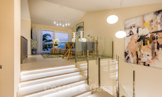 Instapklare, volledig gerenoveerde villa aan het strand met zeezicht te koop in Estepona West 28899 