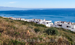 Stijlvolle, nieuwe eigentijdse designvilla te koop met panoramisch uitzicht over de zee, vlakbij Estepona 28924 