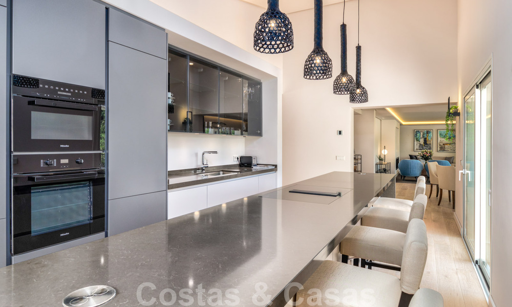 Te koop, eerstelijns golfvilla, smaakvol gerenoveerd in begeerde, rustige buurt in Guadalmina, Marbella 29207