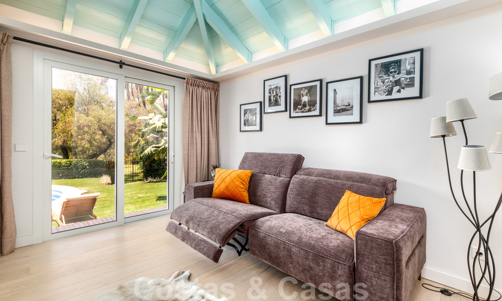 Te koop, eerstelijns golfvilla, smaakvol gerenoveerd in begeerde, rustige buurt in Guadalmina, Marbella 29208