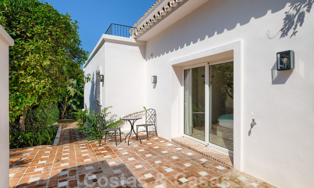 Te koop, eerstelijns golfvilla, smaakvol gerenoveerd in begeerde, rustige buurt in Guadalmina, Marbella 29231