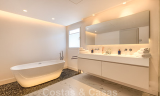 Te koop, eerstelijns golfvilla, smaakvol gerenoveerd in begeerde, rustige buurt in Guadalmina, Marbella 29249 