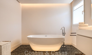 Te koop, eerstelijns golfvilla, smaakvol gerenoveerd in begeerde, rustige buurt in Guadalmina, Marbella 29250 