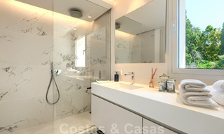 Te koop, eerstelijns golfvilla, smaakvol gerenoveerd in begeerde, rustige buurt in Guadalmina, Marbella 29260 