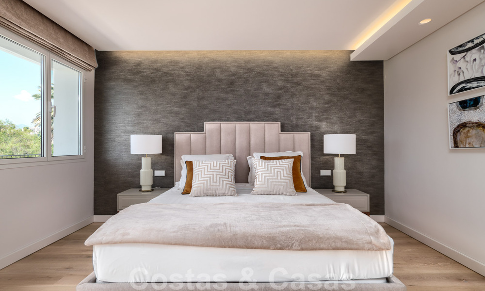 Te koop, eerstelijns golfvilla, smaakvol gerenoveerd in begeerde, rustige buurt in Guadalmina, Marbella 29263