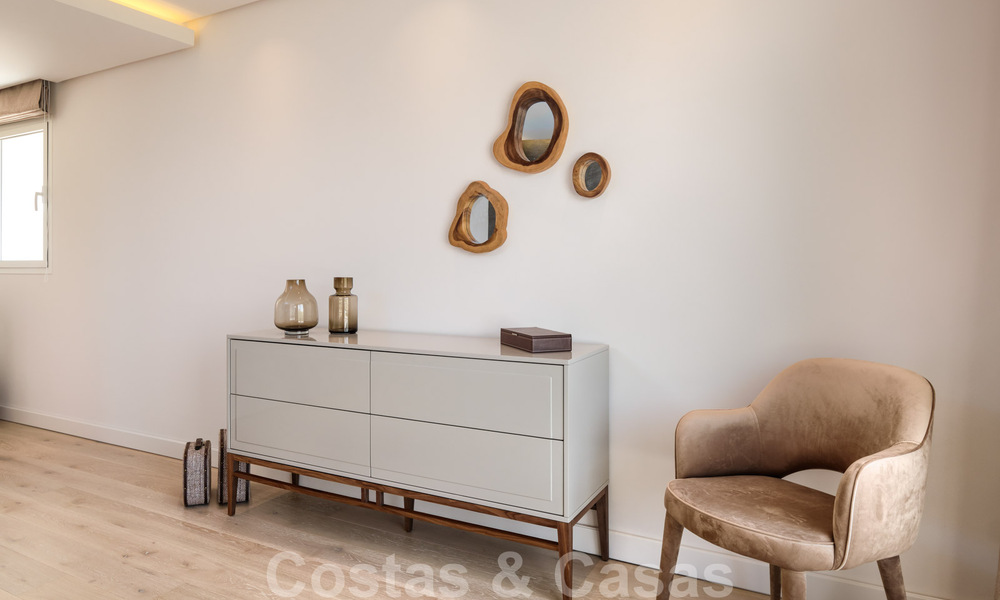 Te koop, eerstelijns golfvilla, smaakvol gerenoveerd in begeerde, rustige buurt in Guadalmina, Marbella 29264