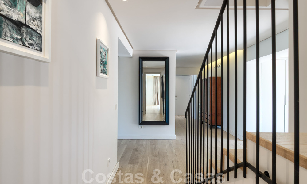 Te koop, eerstelijns golfvilla, smaakvol gerenoveerd in begeerde, rustige buurt in Guadalmina, Marbella 29268