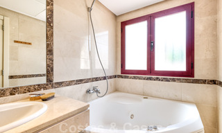 Appartementen en rijhuizen te koop op loopafstand van voorzieningen en Puerto Banus in Nueva Andalucia, Marbella 29287 