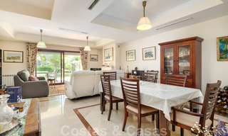 Appartementen en rijhuizen te koop op loopafstand van voorzieningen en Puerto Banus in Nueva Andalucia, Marbella 29293 