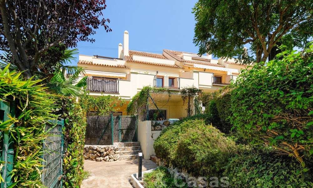 Appartementen en rijhuizen te koop op loopafstand van voorzieningen en Puerto Banus in Nueva Andalucia, Marbella 29299