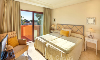 Luxe penthouse appartement te koop met zeezicht, op loopafstand van Puerto Banus in Nueva Andalucia, Marbella 29597 