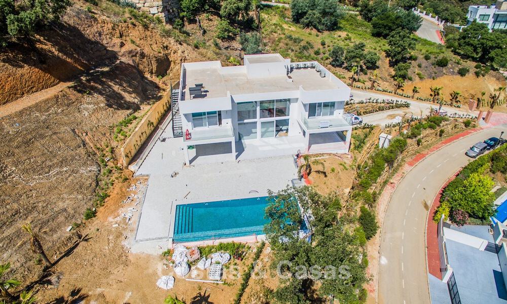 Moderne nieuwbouw villa met panoramisch berg- en zeezicht te koop in de heuvels van Marbella Oost. Bijna klaar. 57675