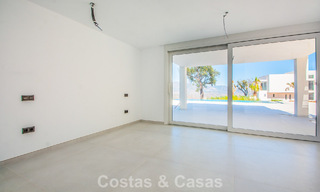 Moderne nieuwbouw villa met panoramisch berg- en zeezicht te koop in de heuvels van Marbella Oost. Bijna klaar. 57689 