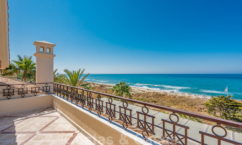 Exclusief eerstelijns strand penthouse appartement te koop in Los Monteros, Marbella 29579