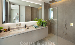 Elegant gerenoveerde villa in Aloha, Nueva Andalucia, Marbella. Eerstelijn golf op een verhoogde positie met prachtig uitzicht. 29939 