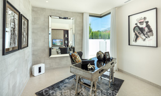 Elegant gerenoveerde villa in Aloha, Nueva Andalucia, Marbella. Eerstelijn golf op een verhoogde positie met prachtig uitzicht. 29941 