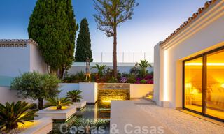 Elegant gerenoveerde villa in Aloha, Nueva Andalucia, Marbella. Eerstelijn golf op een verhoogde positie met prachtig uitzicht. 29957 