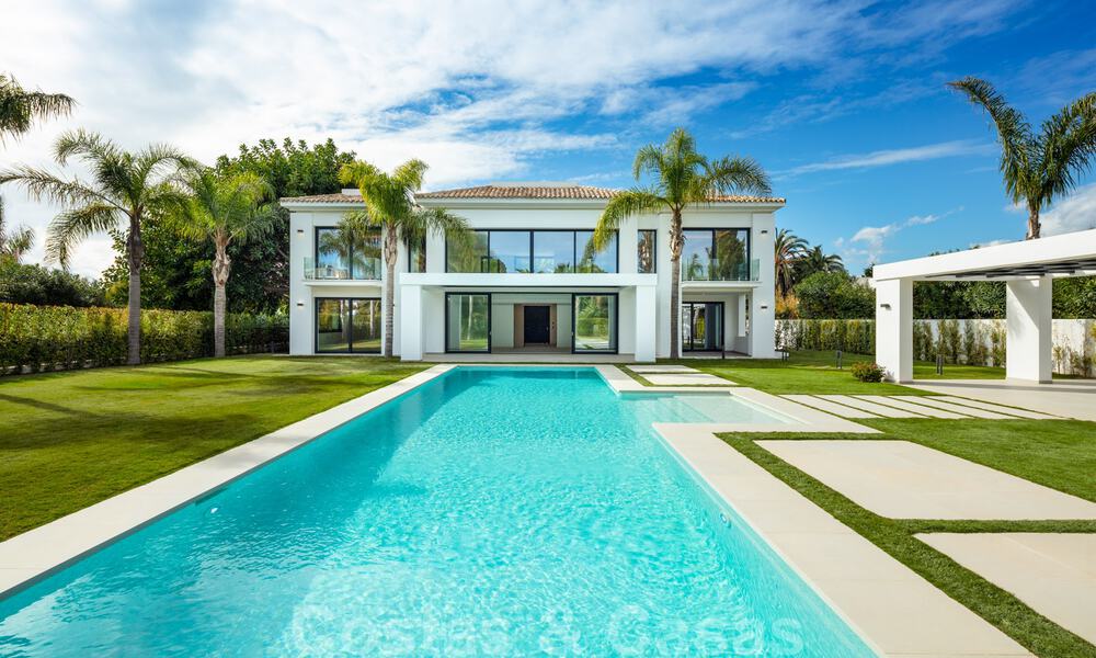 Ruime, nieuwe moderne villa te koop vlak bij het strand en de golfbaan in Marbella - Estepona 30156