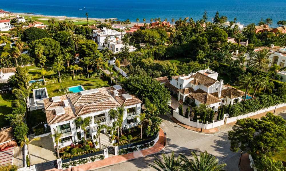 Ruime, nieuwe moderne villa te koop vlak bij het strand en de golfbaan in Marbella - Estepona 30158