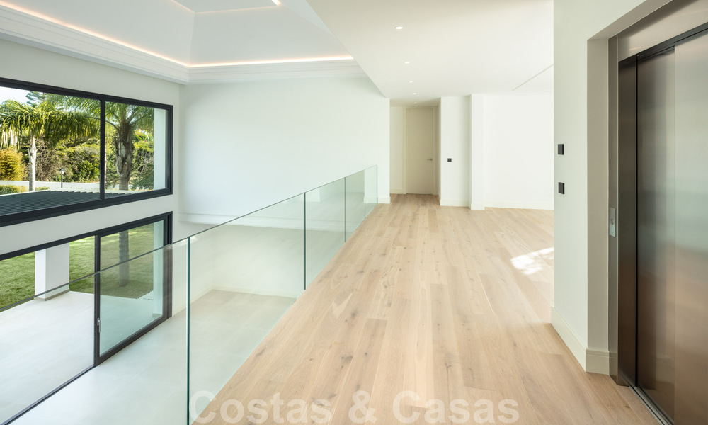 Ruime, nieuwe moderne villa te koop vlak bij het strand en de golfbaan in Marbella - Estepona 30173