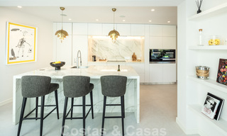 Elegant gerenoveerde eerstelijnsgolf villa te koop in het hart van de Golfvallei in Nueva Andalucia, Marbella 30041 