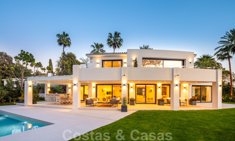 Elegant gerenoveerde eerstelijnsgolf villa te koop in het hart van de Golfvallei in Nueva Andalucia, Marbella 30054