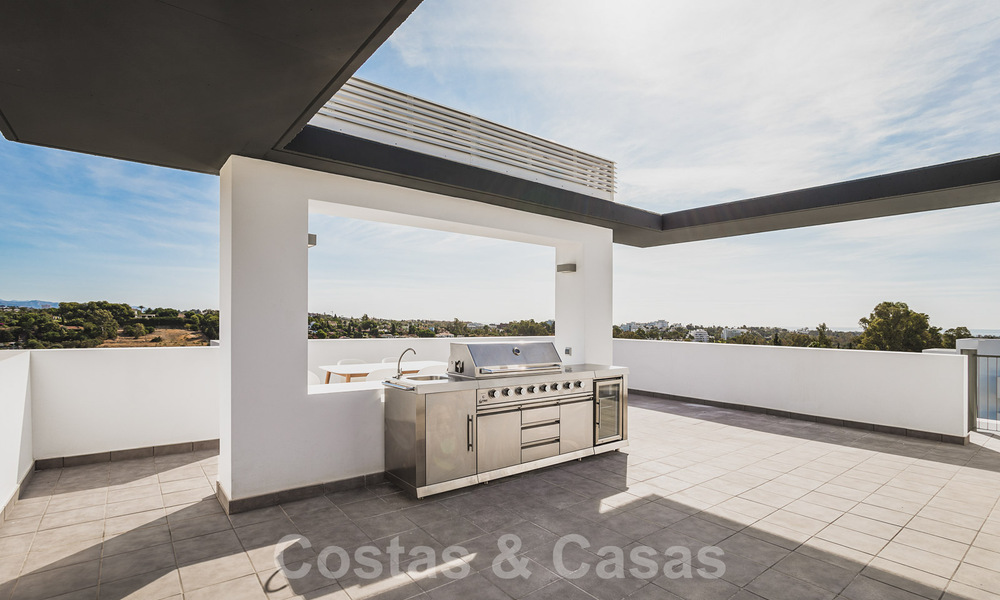 Instapklaar nieuw modern penthouse hoekappartement te koop in Benahavis - Marbella 30280