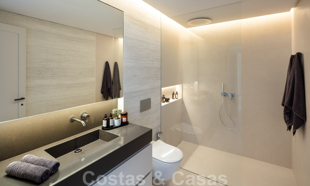 Stijlvol gerenoveerde villa te koop met prachtig uitzicht op de bergen in Nueva Andalucia - Marbella, op loopafstand van voorzieningen 30297