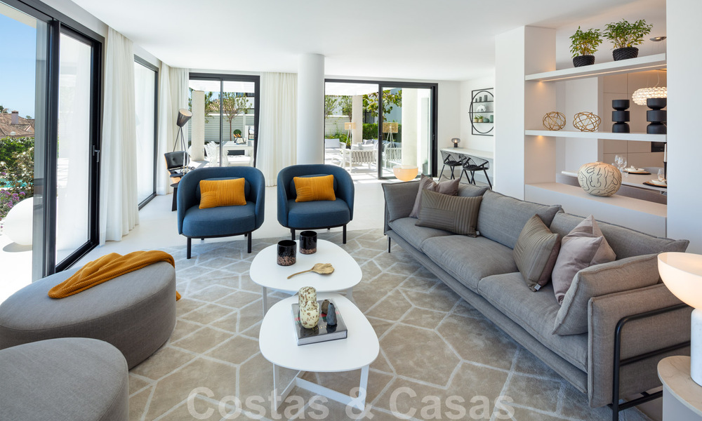 Stijlvol gerenoveerde villa te koop met prachtig uitzicht op de bergen in Nueva Andalucia - Marbella, op loopafstand van voorzieningen 30304