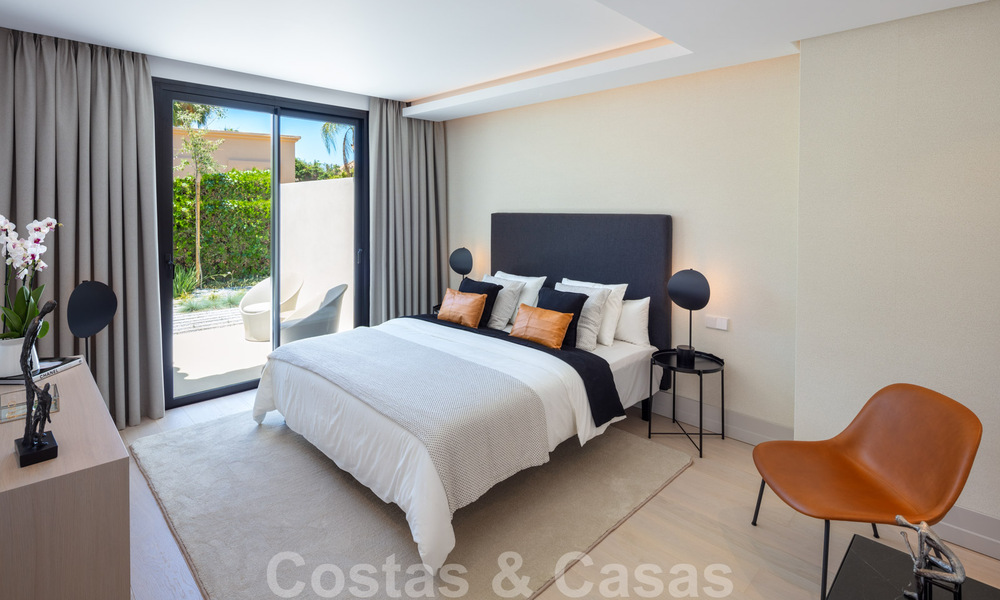 Stijlvol gerenoveerde villa te koop met prachtig uitzicht op de bergen in Nueva Andalucia - Marbella, op loopafstand van voorzieningen 30307