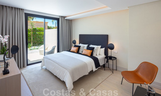 Stijlvol gerenoveerde villa te koop met prachtig uitzicht op de bergen in Nueva Andalucia - Marbella, op loopafstand van voorzieningen 30307 